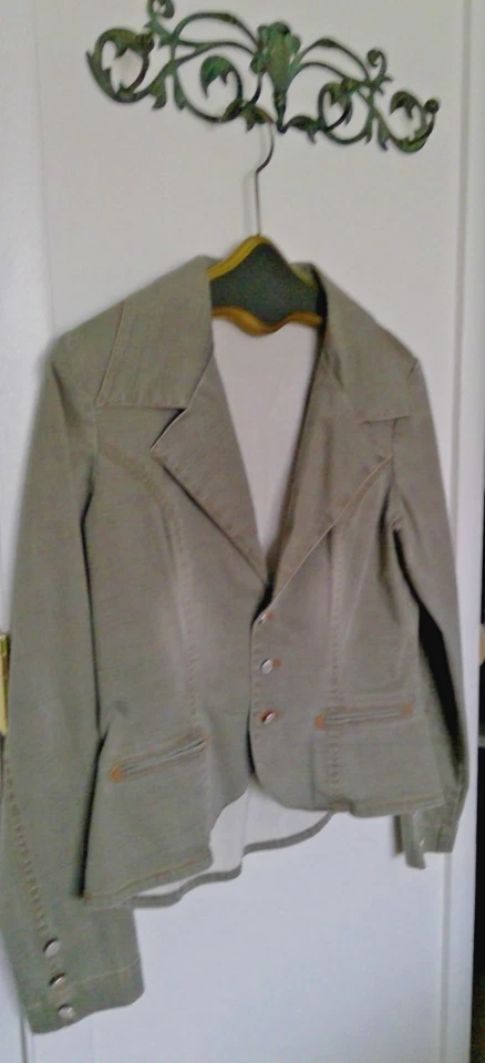 Women's Short waisted Blazer Gray faded-denim with pearl buttons by Mossimo (XL) - Image 2 of 4