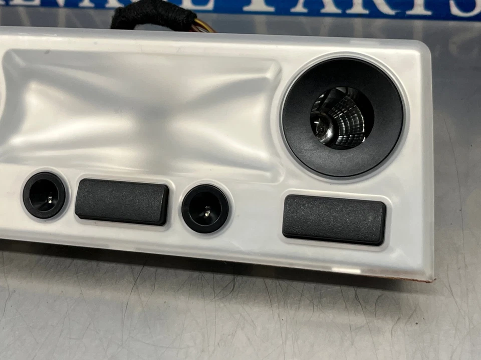 BMW 545i 2005 - E60 - luz mapa delantera - domo - interior - 131 k Foto 3 de 4