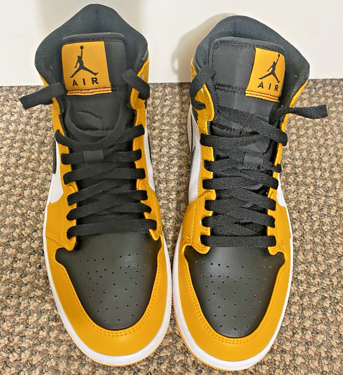 Nike Air Jordan 1 Mid Taxi 2022 Size 8.5. 554724-701 Slightly Used