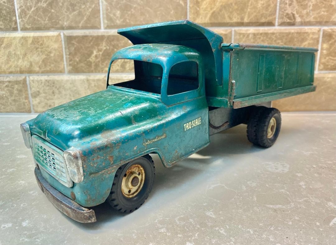 Rare Single Axle Tru-Scale International Harvester Pressed Steel Toy Dump Truck