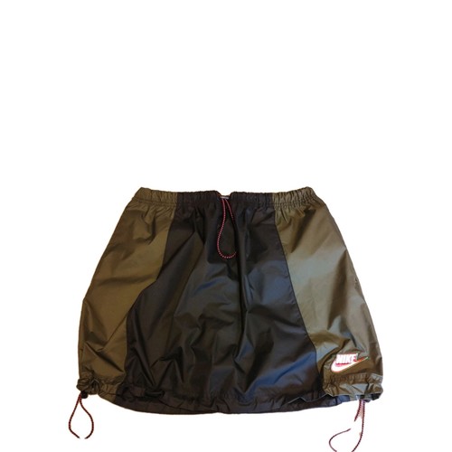 *BNWT* Nike Sportswear M / 12 Icon Clash Skirt *NEVERWORN* Black/Green Women’s - Picture 1 of 10