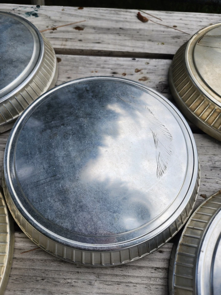 Ford Mustang Fairmont 1979-1984 perro plato pastel tapacubos juego original Foto 4 de 4