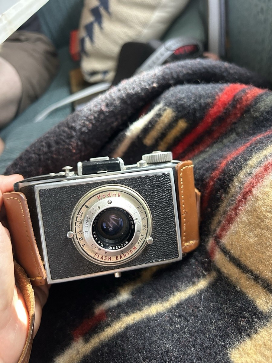 コダック828ロールフィルムカメラKodak FLASH BANTAM Kodak Flash Bantam Vintage 828 Film Camera w Leather Case Art Deco