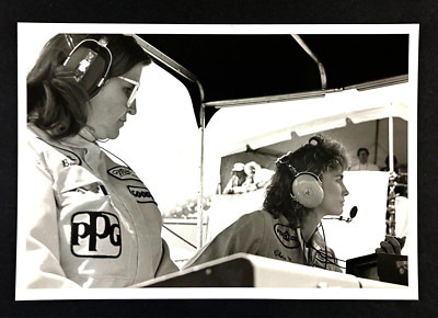 1989 Chris Mears Pit Crew Wife NASCAR Women Pennzoil Good Year Suits Press Photo