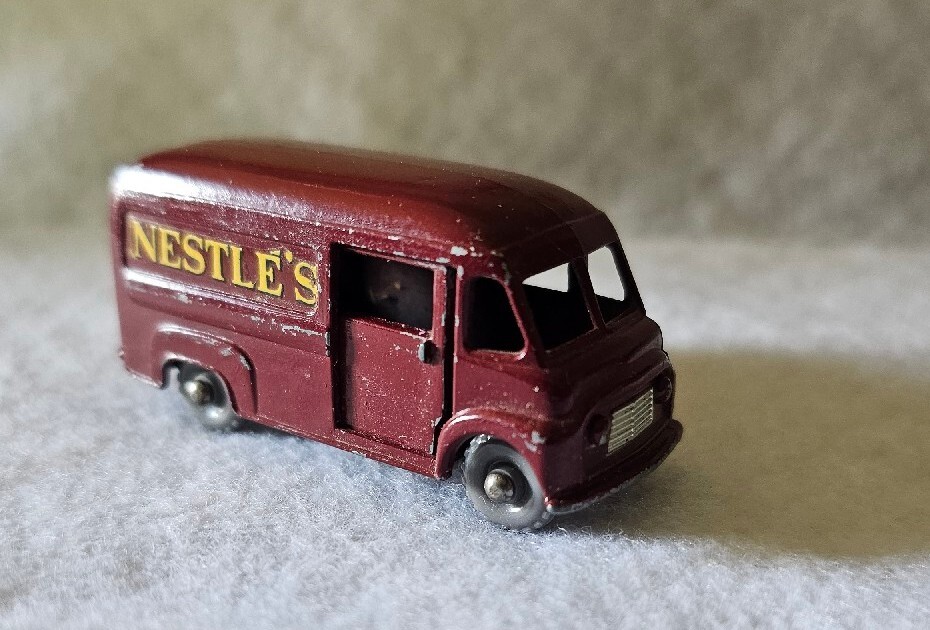 VINTAGE MATCHBOX LESNEY - NESTLE'S #69 COMMER 30 CWT VAN- MADE IN