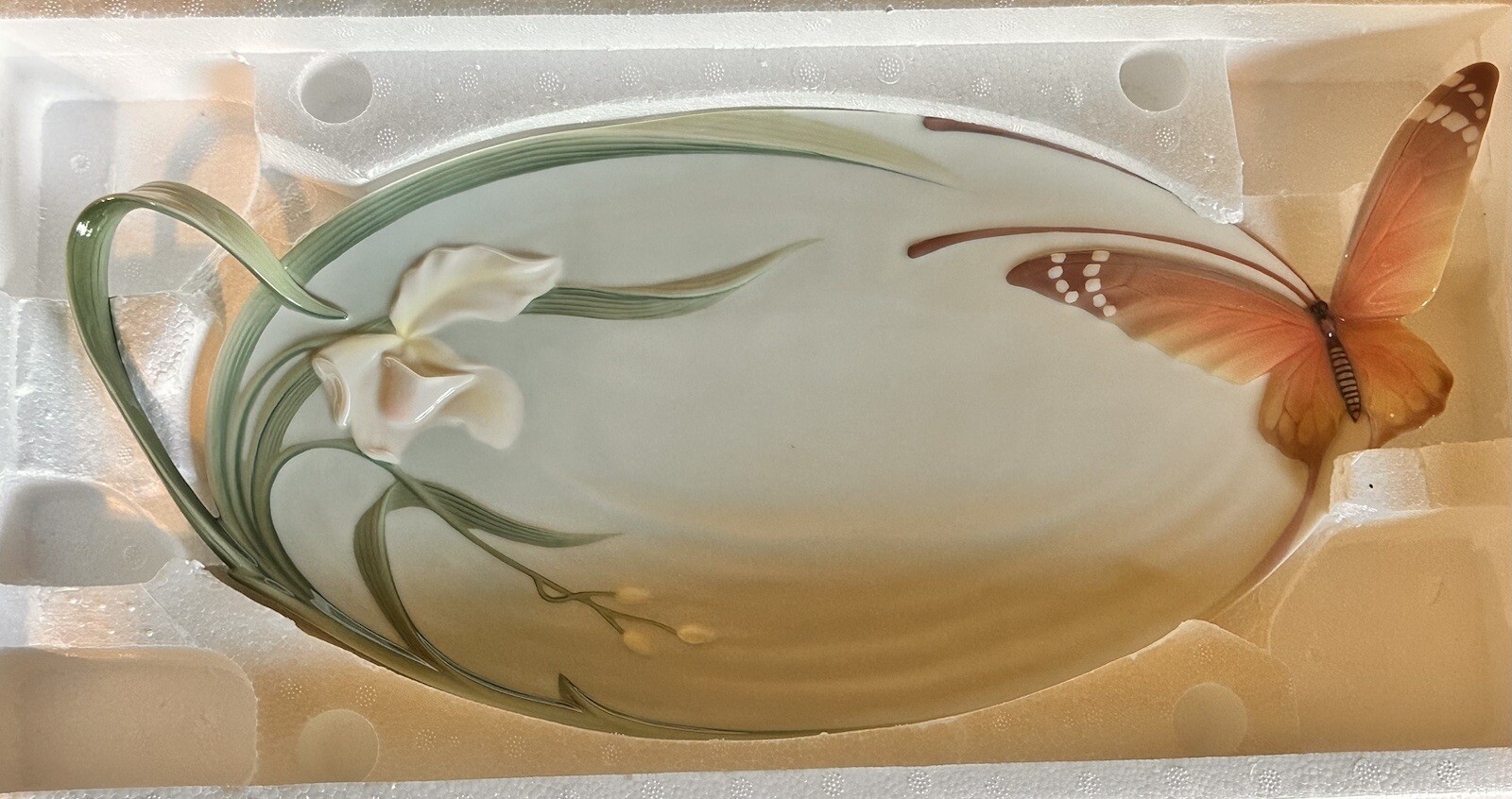 FRANZ BUTTERFLY TEA SET, TEAPOT, SUGAR BOWL, CREAMER, 2 TEACUP SAUCERS