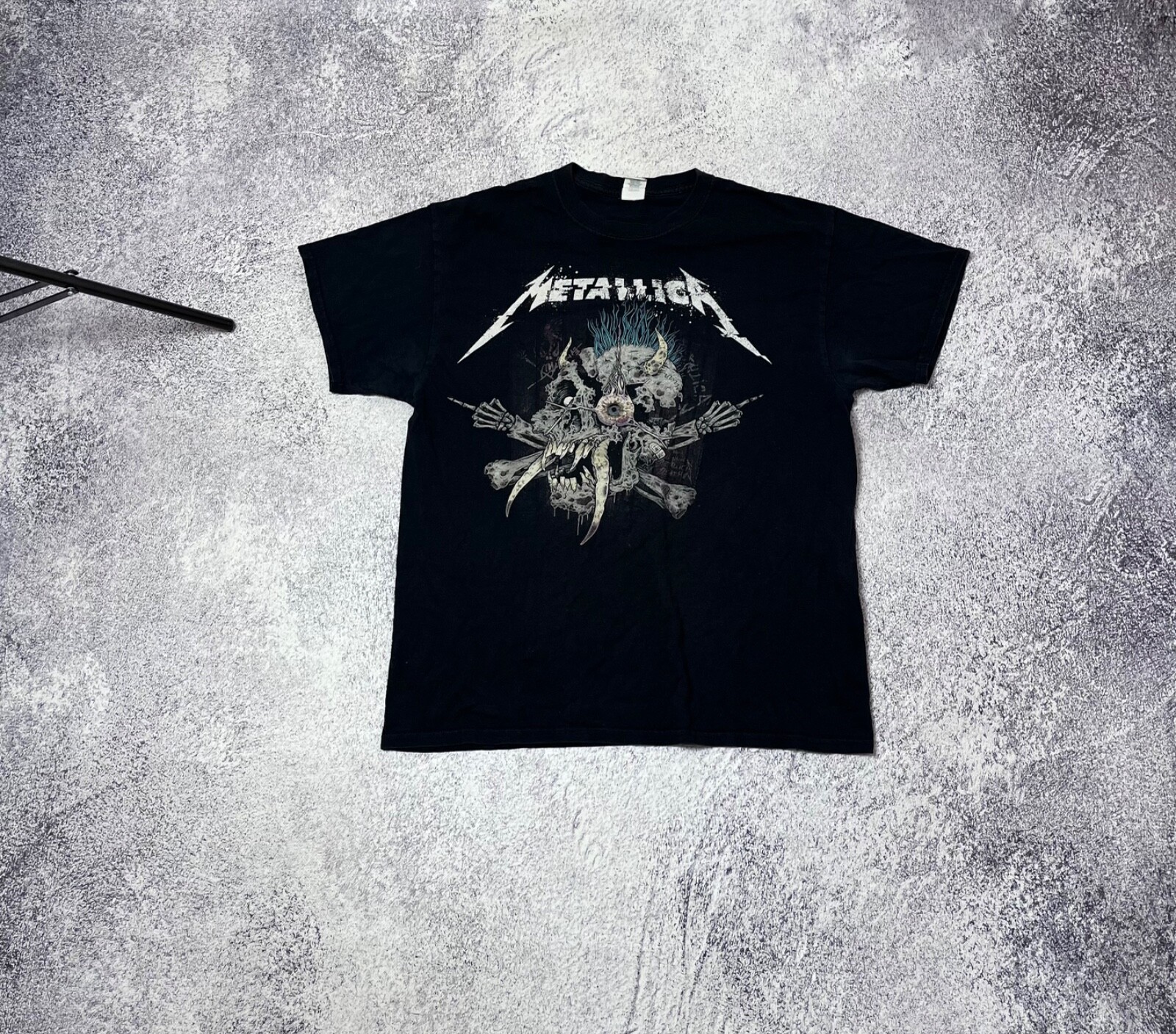 Men’s t-shirt Metallic size L fan merch