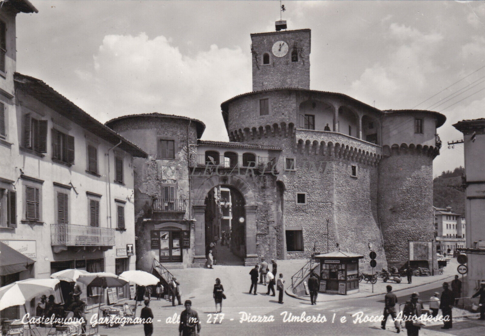 Foto 1 di 2