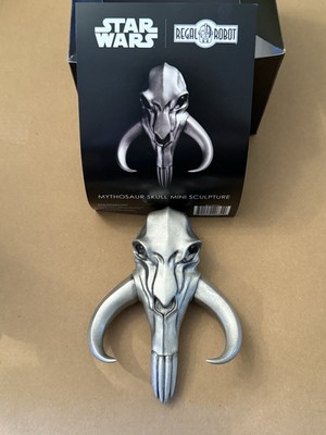 Star Wars Regal Robot Mythosaur Skull Mini Sculpture SW-032