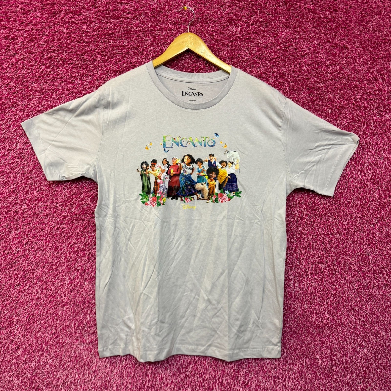 Camiseta Disney's Encanto Familia Madrigal Talla 2XL