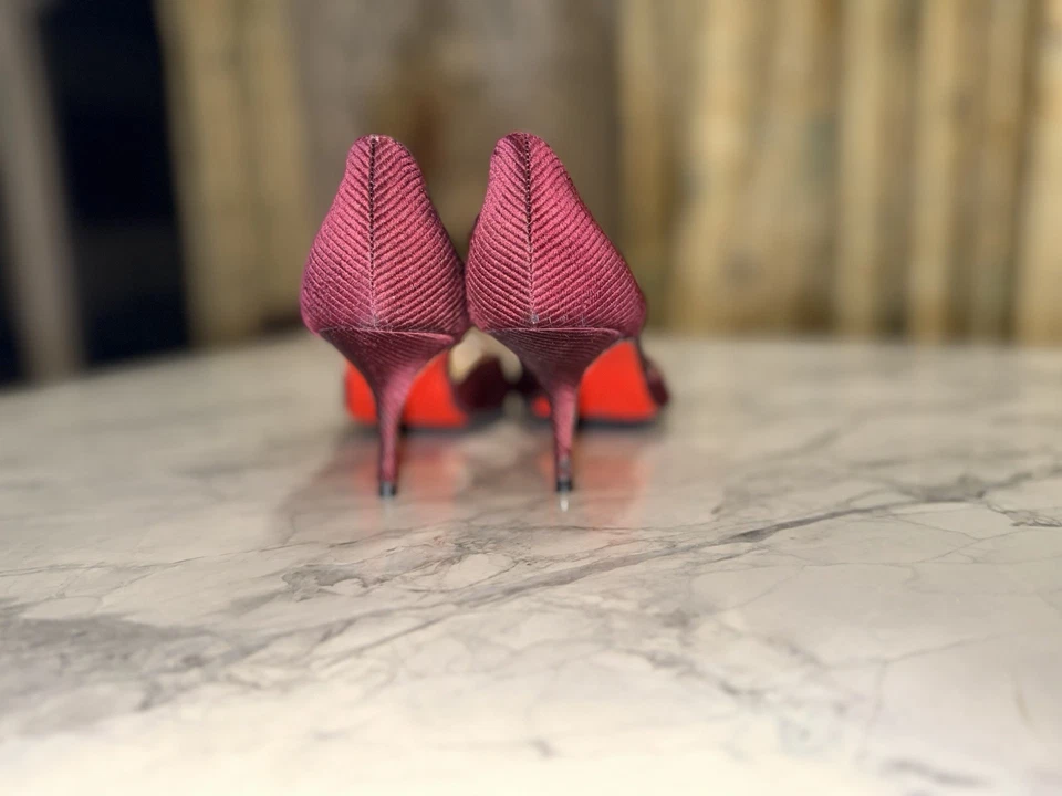 Christian Louboutin бордовый ребристый атласный заостренный носок слинга каблуки ЕС 38 - Изображение 4 из 4