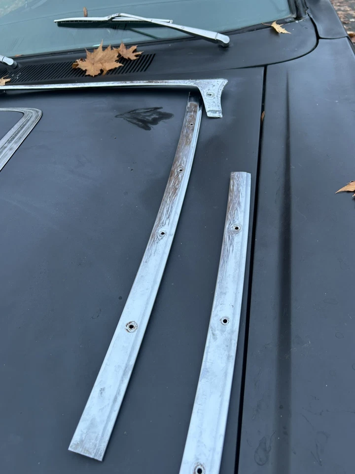  Plymouth Sport Fury 1963 convertible línea de cinturón molduras acabado superior cromado  Foto 4 de 4