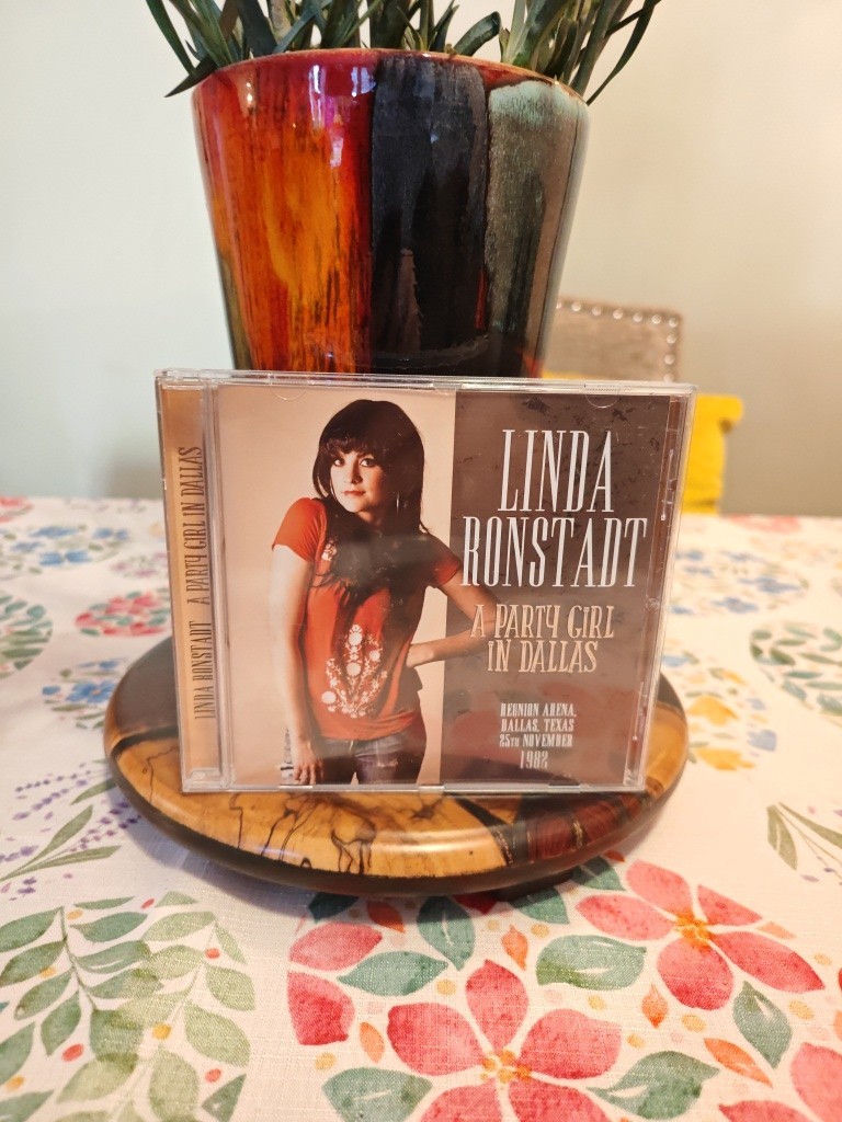 Linda Ronstadt : A Party Girl in Dallas CD (2015) Like New. Free Post