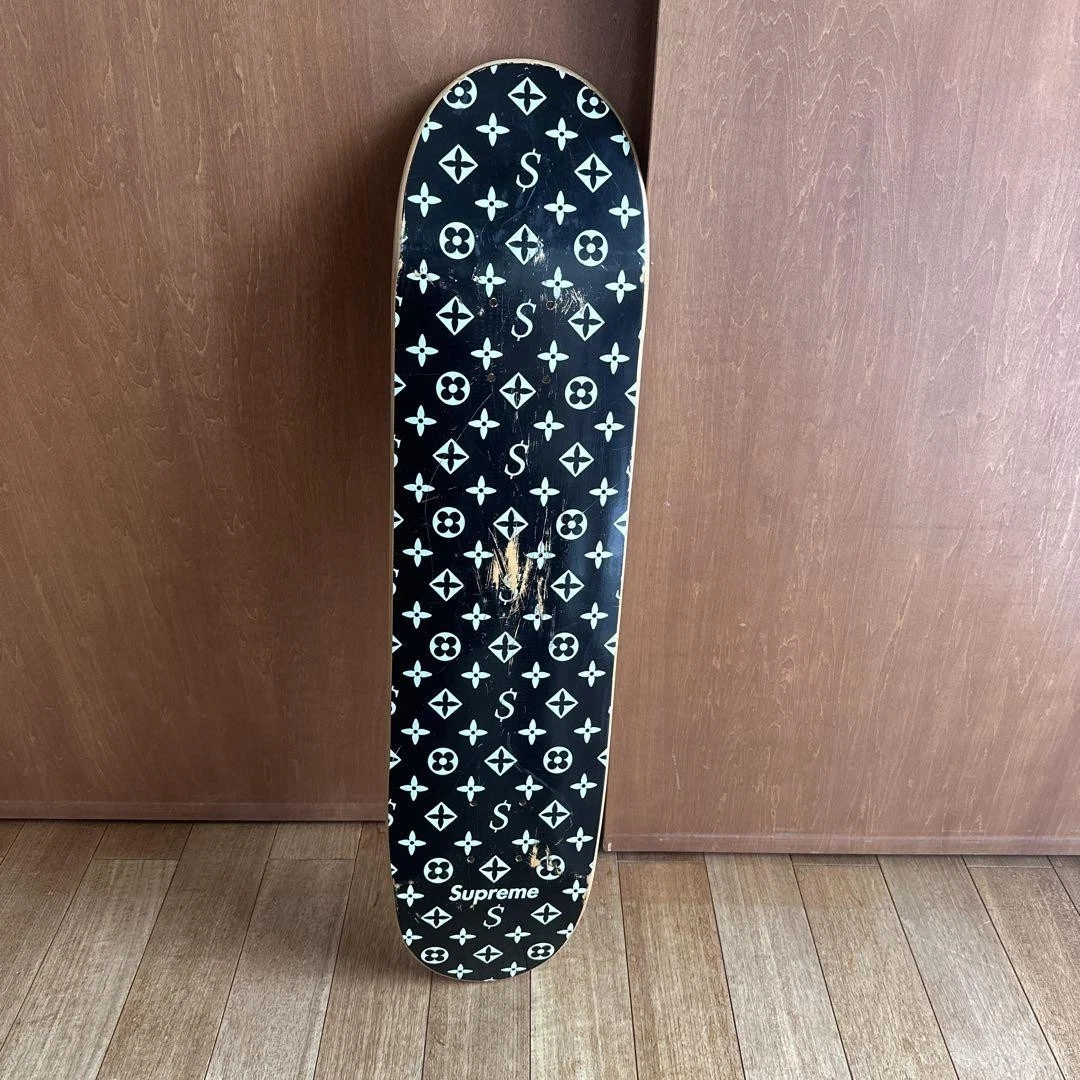 Skateboard Supreme Monogram