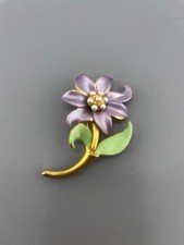BROOCH Vintage 60-70 s Purple Flower Petals W...