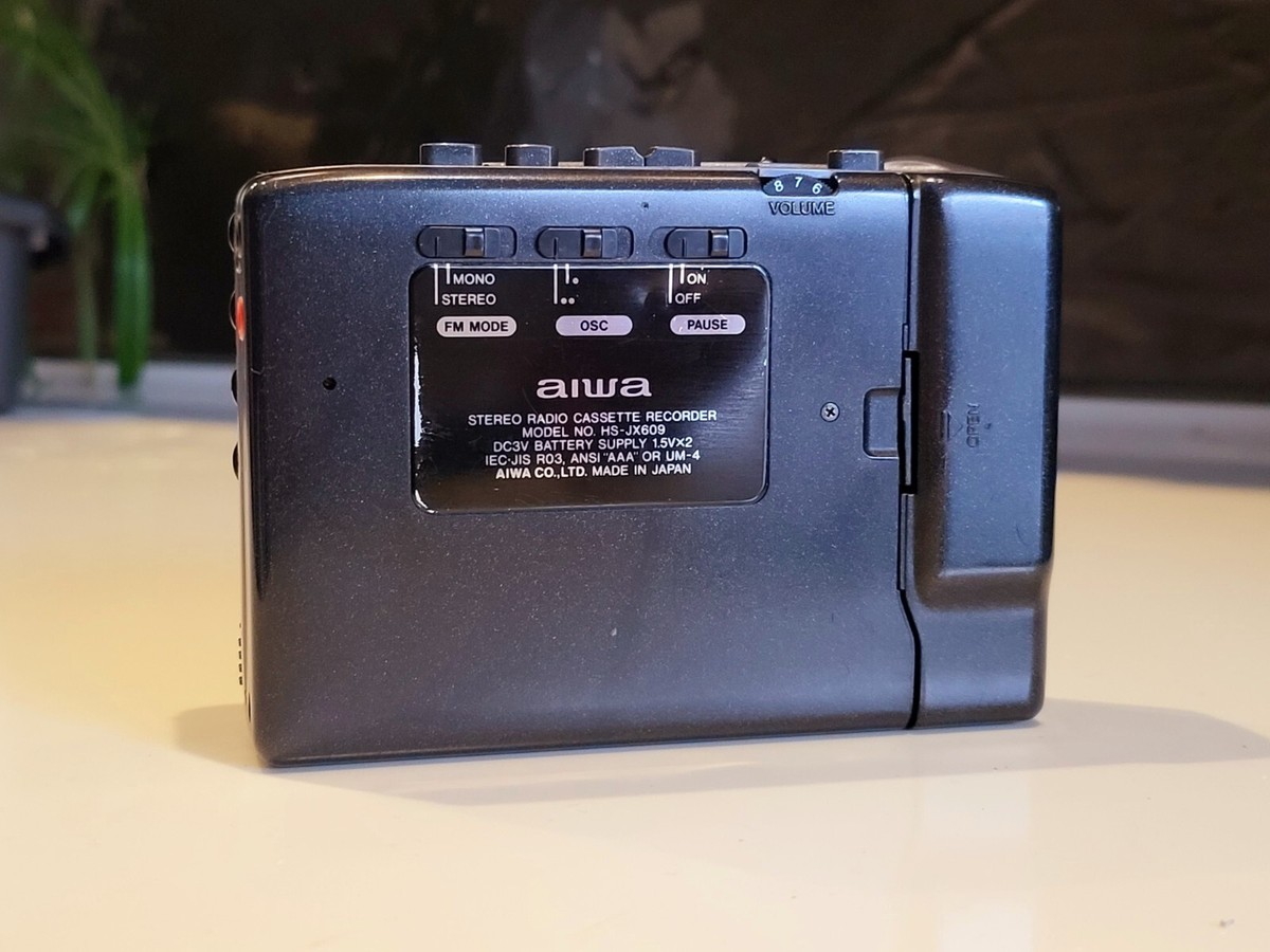 Super rare Aiwa JX609 Recording Walkman Radio Cassette Recorder