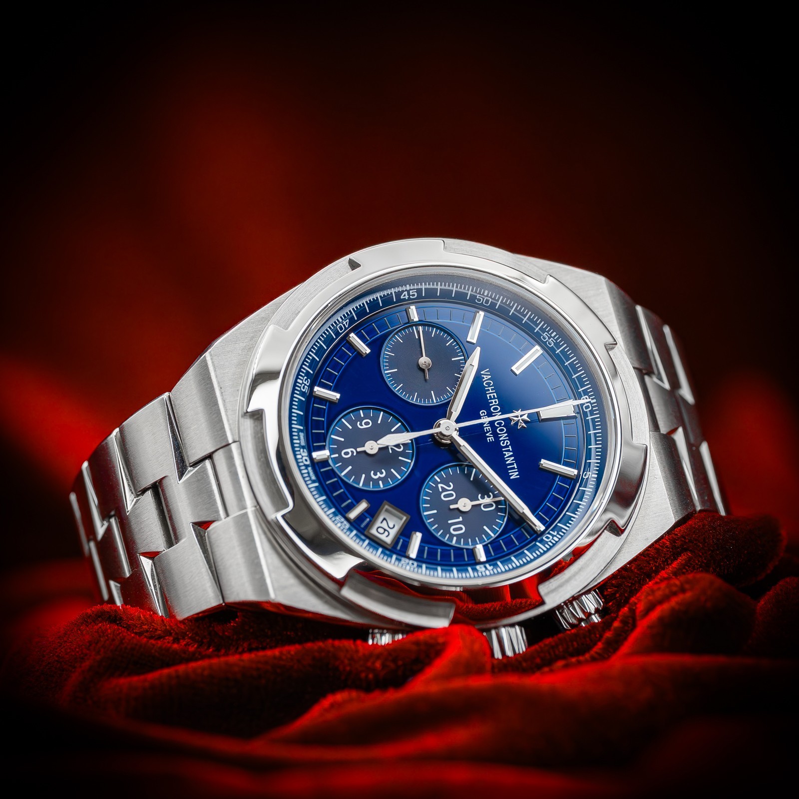 Vacheron Constantin Overseas Chronograph 42mm Blue Dial 5500V/110A-B148 Full set