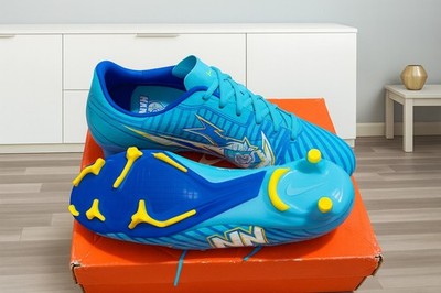 Nike RAPIDE Fußballschuhe in der Größe 10,5 (EU 44).