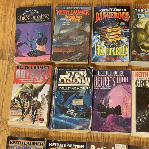 Lot of 33 Keith Laumer Science-Fiction, Adventures, Vintage Paperback Novels - Picture 2 of 7