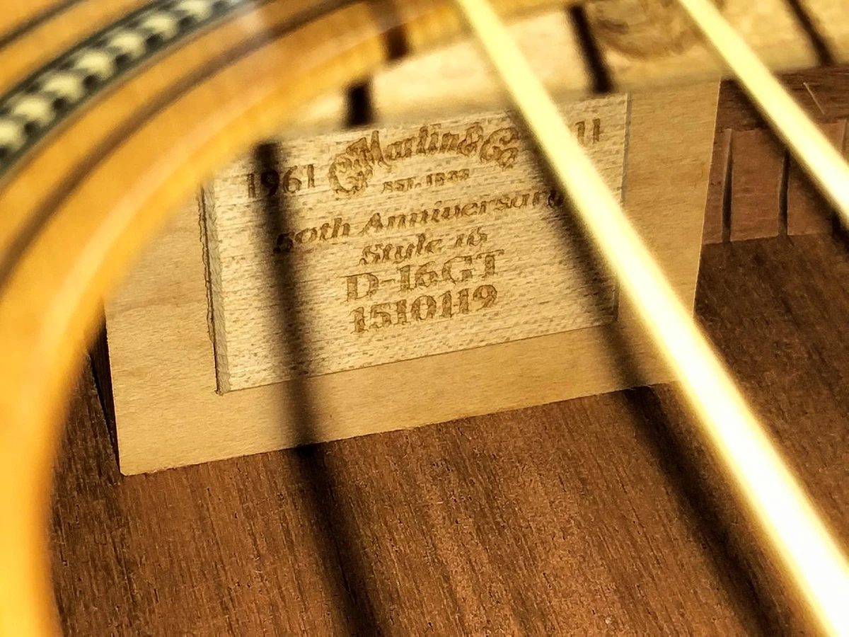 Martin D-16GT Akustikgitarre Sitka Fichte Mahagoni Dreadnought mit OHSC