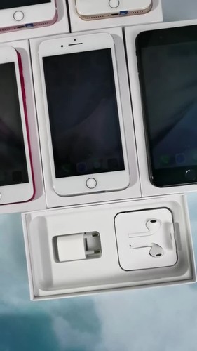 99%N ew Apple iPhone 7 Plus Unlocked 32GB/128GB/256GB 5.5" Smartphone - Sealed - Video 1 van 1