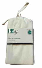Room Essentials 2 Easy Care Pillowcases Standard RE Style 225 Thread Count White