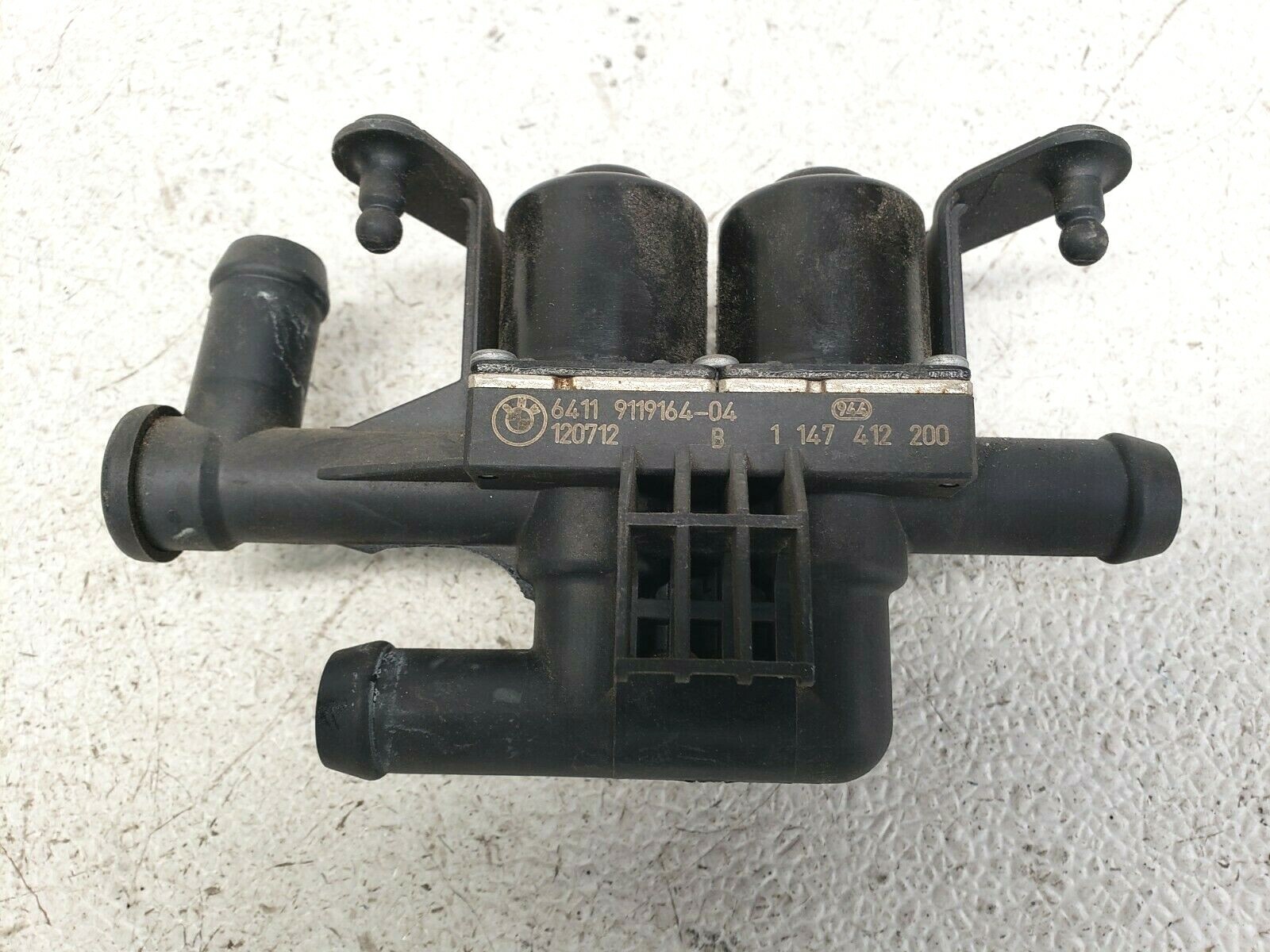 2011-2013 BMW 535i WATER HEATER DUO VALVE OEM 9119164-04 LOT 458  