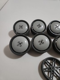 LEGO Star Wars: Clone Turbo Tank (8098) - INCOMPLETE - WHEELS ONLY Lot Of 8