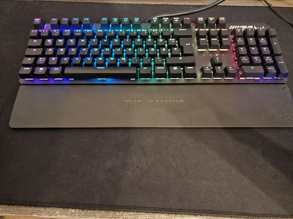 ASUS TUF Gaming K3 - mechanische RGB-Tastatur + Handballenablage - Bild 3 von 4