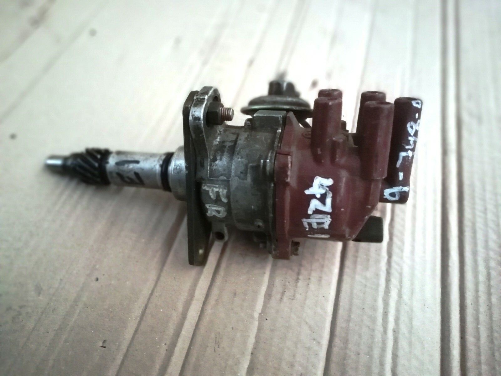 IGNITION DISTRIBUTOR 4ZE1 2,6cc OHC, 8V CARBURETOR ISUZU CAMPO RODEO