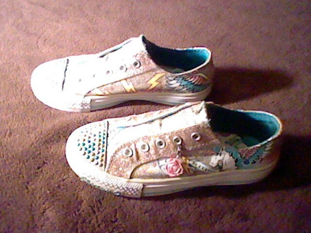 sketcher gold shoes