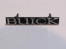 vintage Buick logo emblem grille ? ornament 25506377 MDC5 nameplate badge trim