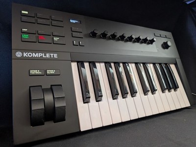 Native Instruments Komplete Kontrol A25 MIDI Keyboard Controller