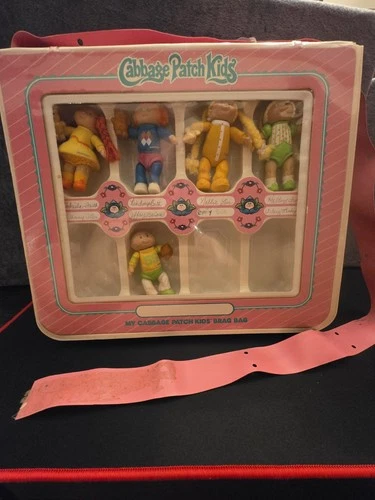 Vintage My Cabbage Patch Kids Brag Bag W/ 5 Dolls And Certificates