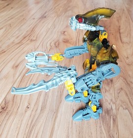 LEGO Bionicle Carapar 8918 Barraki Complete With 2 Squids