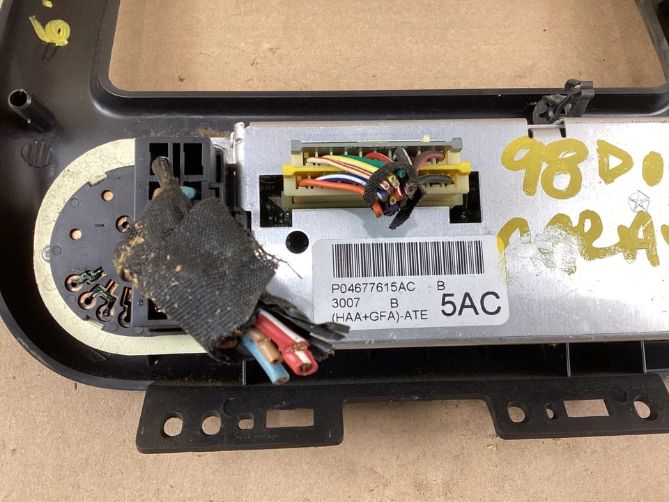 Módulo de control de clima Dodge Caravan 1996-1998 P4677215 OEM Foto 4 de 4