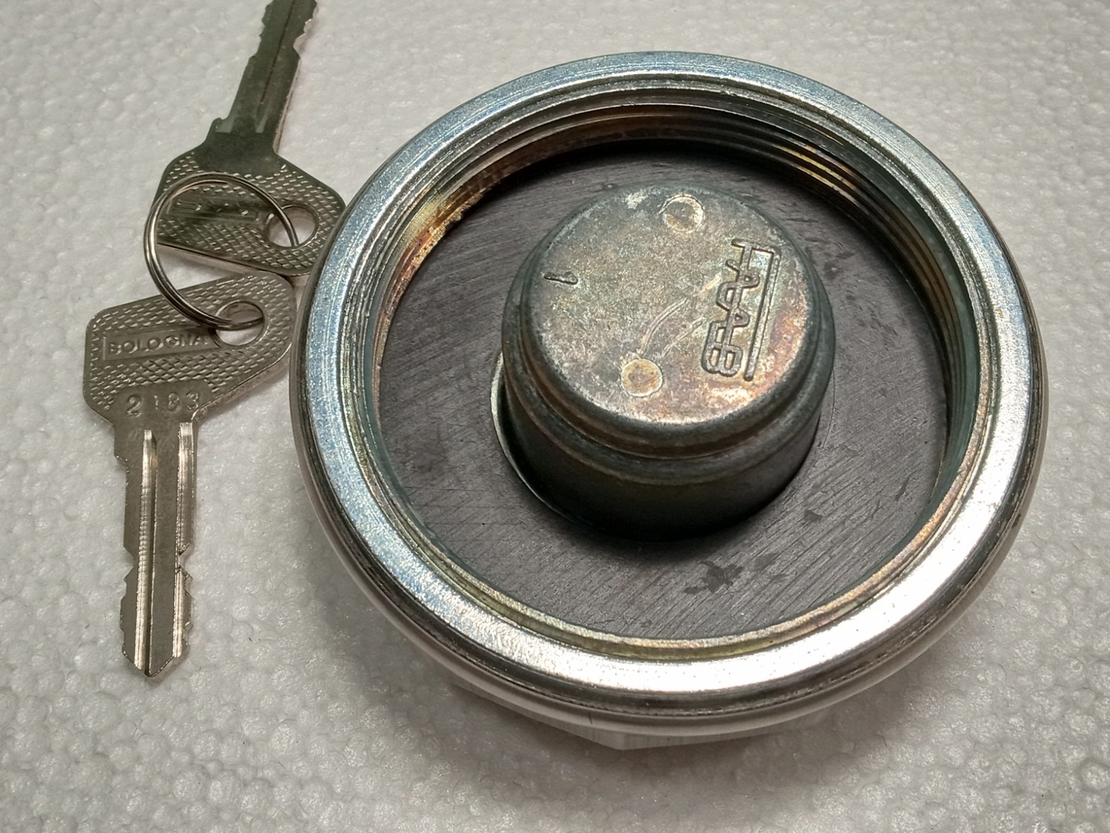 Ferrari 365 GTB/4 Daytona Fuel Gas Locking Filler Cap_Faab_Matched Pair of Keys