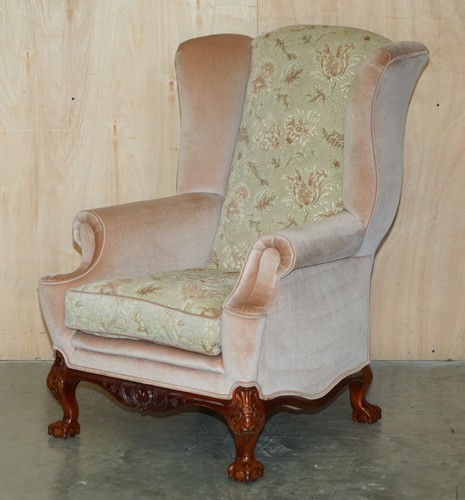 STUNNING PAIR OF VICTORIAN STYLE CLAW & BALL FEET FLORAL WINGBACK ARMCHAIRS - 第 2/24 張圖片