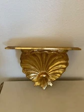 Mid-20th Century Italian Carved Giltwood Shell Wall Bracket