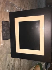PANDIGITAL 8” LCD Digital Photo Frame w/Pantouch 1GB Internal Memory