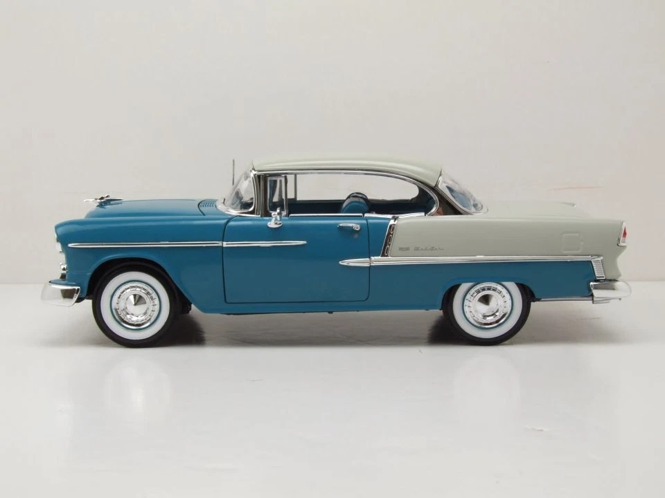 Chevrolet Bel Air 1955 blau elfenbein Modellauto 1:18 Auto World - Bild 3 von 4