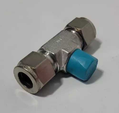 Swagelok SS-810-3TTM Male Branch Tee Fitting 1/2 OD x 1/2 OD x 3/8 Male NPT