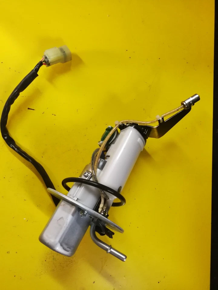 490400740 POMPA BENZINA KAWASAKI NINJA H2 2016 766 KM Foto 4 de 4