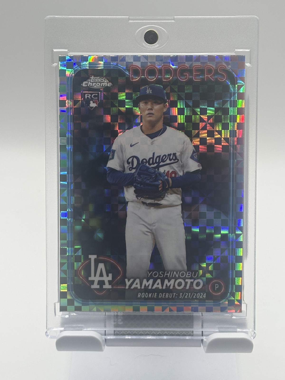 2024 Topps Chrome - Yoshinobu Yamamoto #18 X-Fractor (RC)