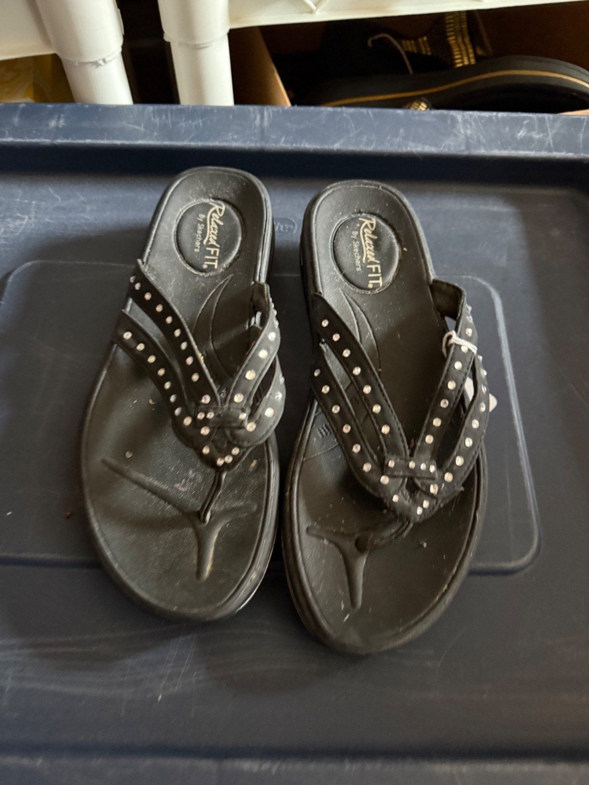 Relax Fit Sandals with Rhinestones by Sketchers size 8