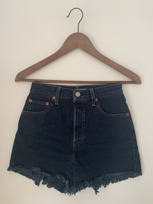 NEU LEVI'S PREMIUM BIG E RIBCAGE SHORTS  Jeans Hotpants W25 Baumwolle  NP69 