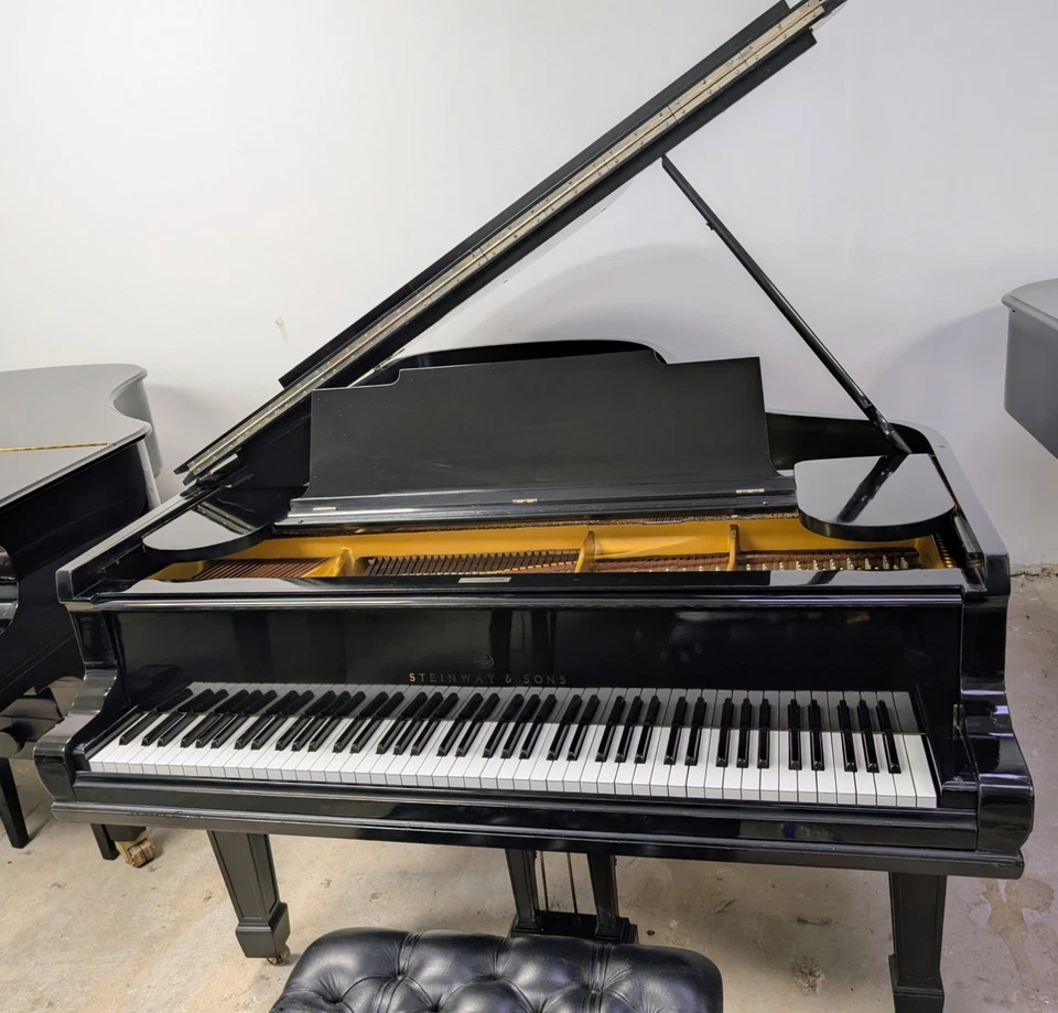 HERMOSO PIANO STEINWAY AND SONS MODELO B TOTALMENTE RECONSTRUIDO Foto 2 de 4