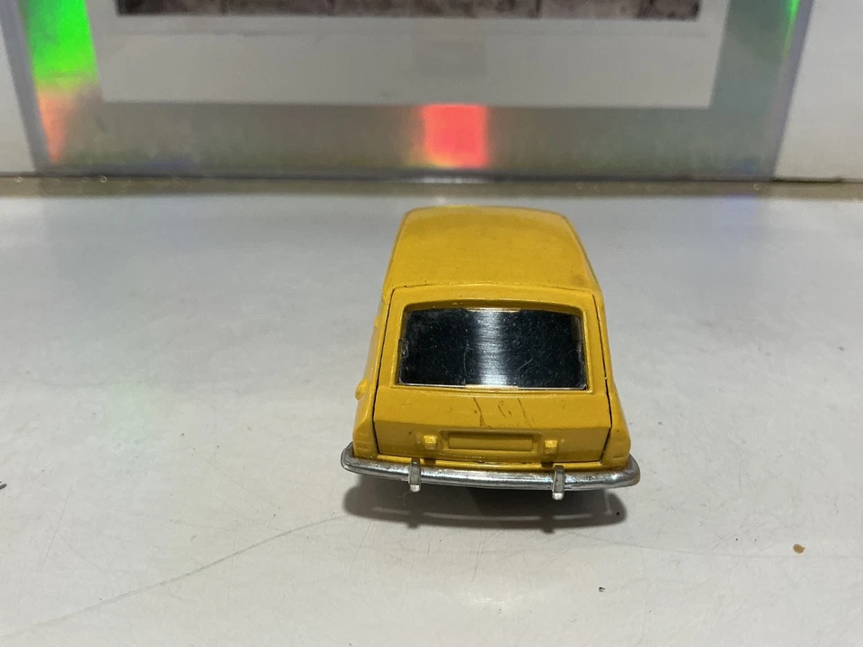 1:43 - SOLIDO - MADE IN FRANCE - VINTAGE RENAULT 12 BREAK N.22 - Image 3 of 4