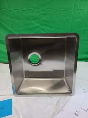 Elkay ECTRU17179T Crosstown Undermount 18-1/2" x 18-1/2" x 9" SS Sink