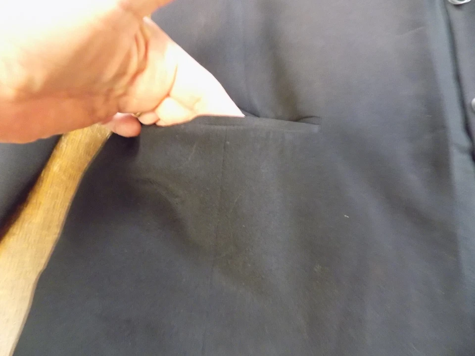 Liz Claiborne 100% Silk Classic Blazer Suit Jacket Long Lightweight Black sz 10 - Image 4 of 4